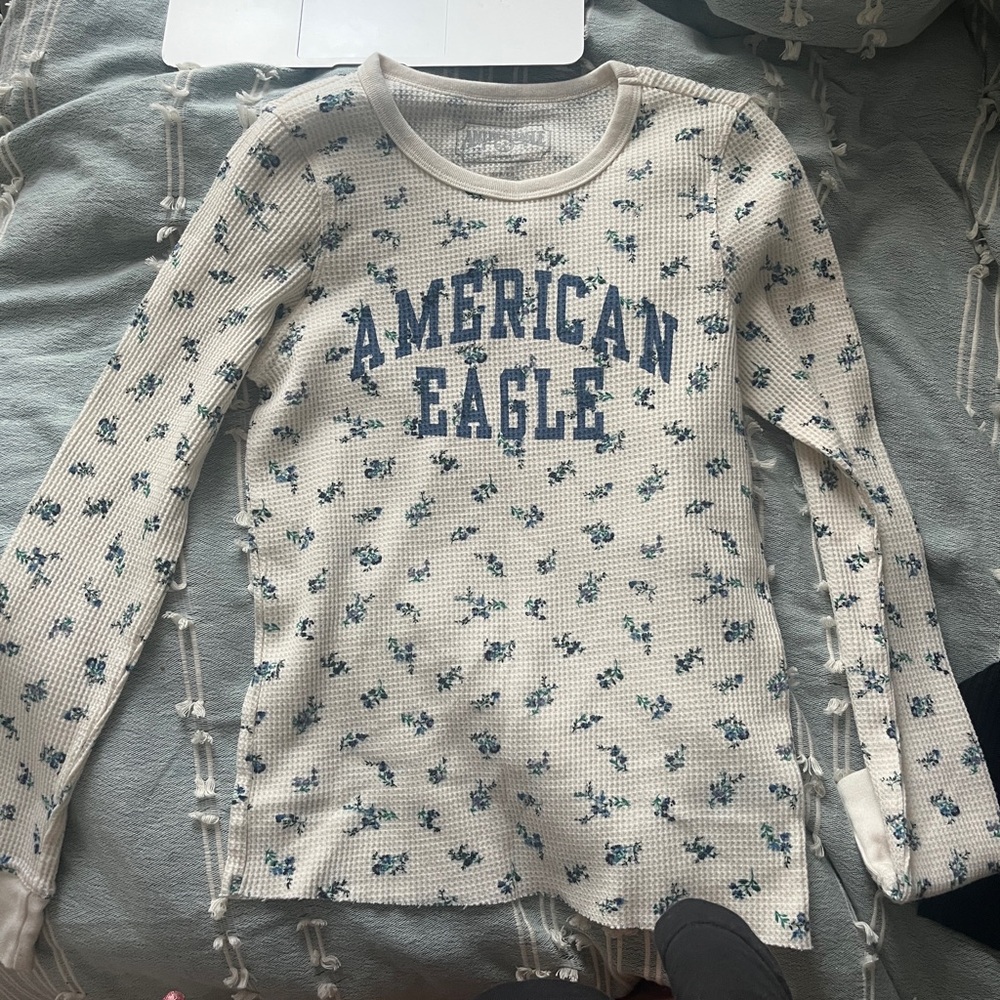 american eagle floral top